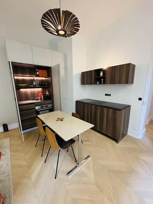 Apartment Modern Canal St Martin *
